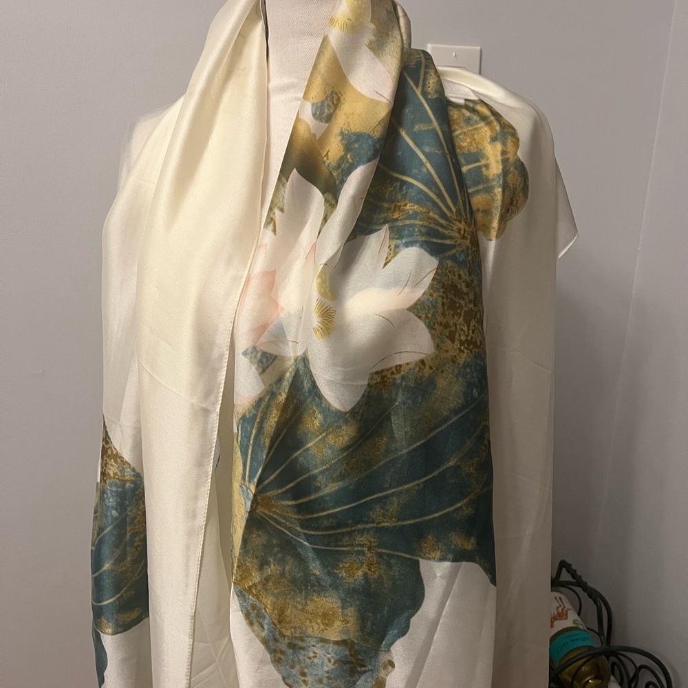 Elegant Cream and Green Botanical Accent Scarf